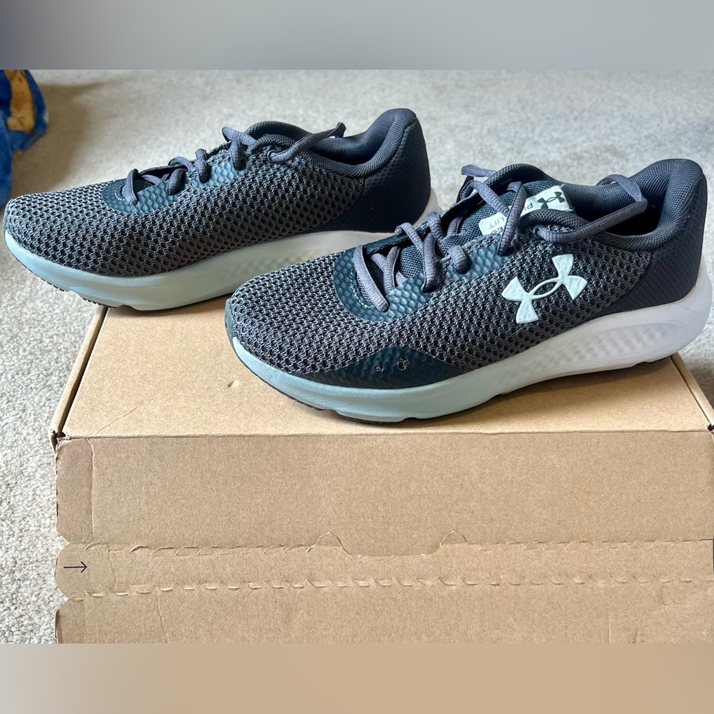 Under Armour Women’s Sneakers- size 7